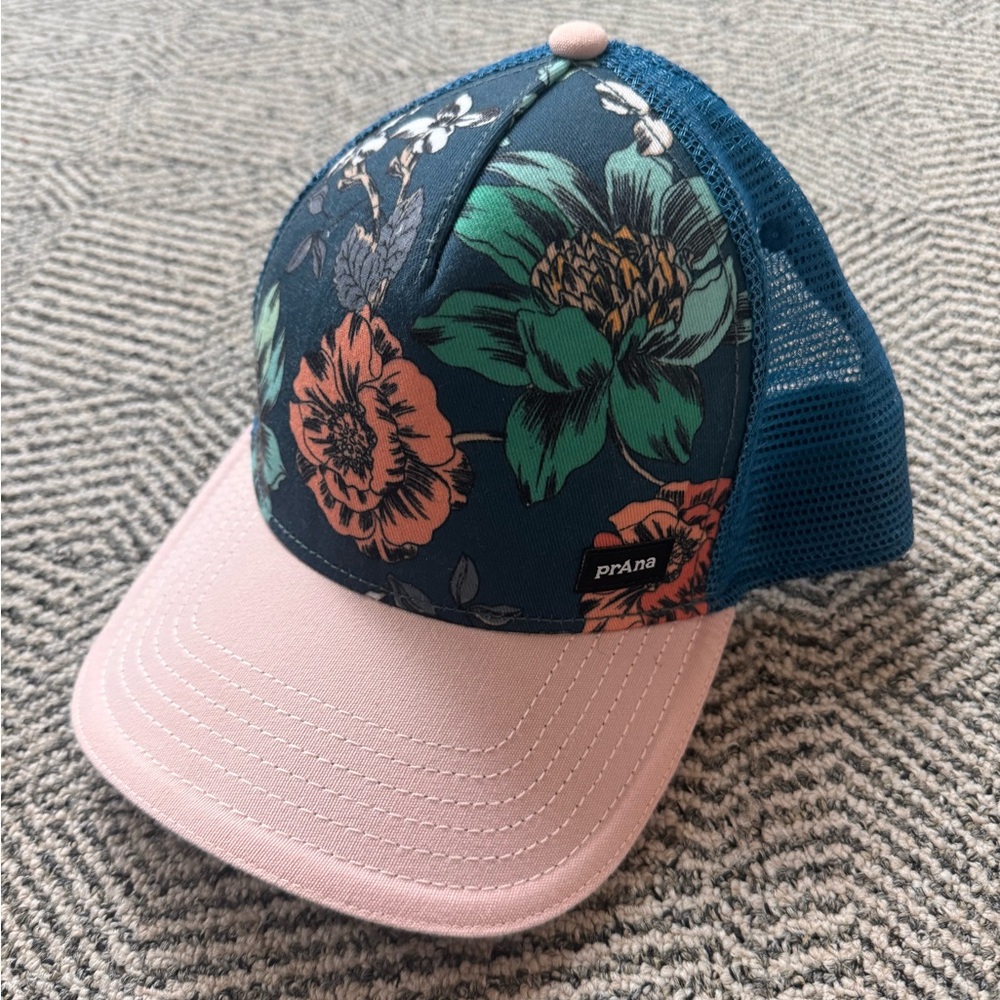 Prana  Lower Pines Trucker Hat Rosette
Camilia SnapBack Mesh Adjustable